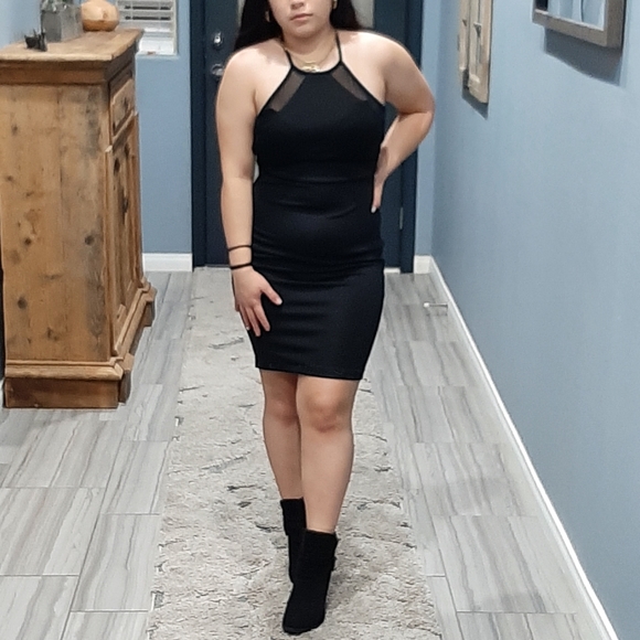 Dress - Picture 10 of 10